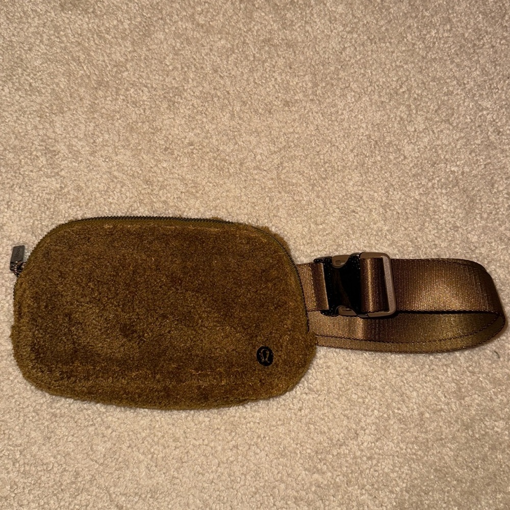 Lululemon **fleece** brown belt bag